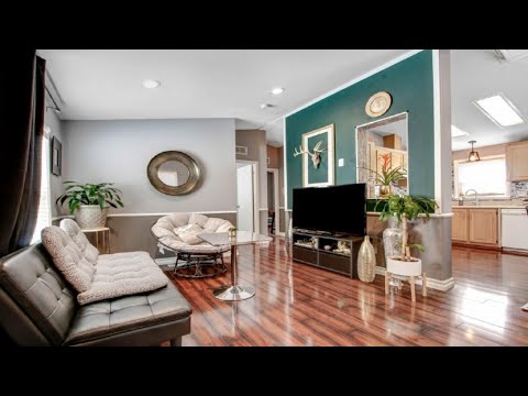 7560 Woodman Pl., Van Nuys, CA Presented by Sebastian & Salud Marroquin.