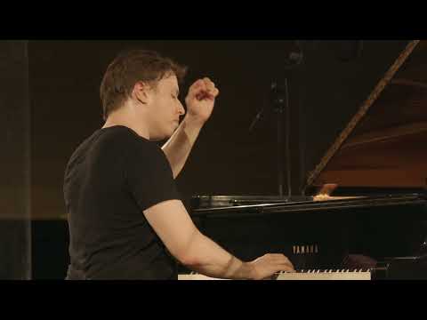 Ilya Shmukler – Modest Mussorgsky: Pictures at an Exhibition: First Promenade