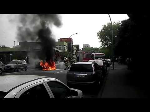 Autobrand in Berlin-Friedrichsfelde Ost