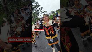 Download lagu bunda rambut merah2 cantik #tabolabale #djtabolabale #dancer #joget #jogetan #cantik #djkarnaval mp3