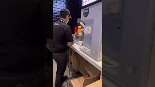 Download lagu Minion banana caramel sundae #ashortaday #youtuber #youtubeshorts #follow #icecream #mcdonalds mp3