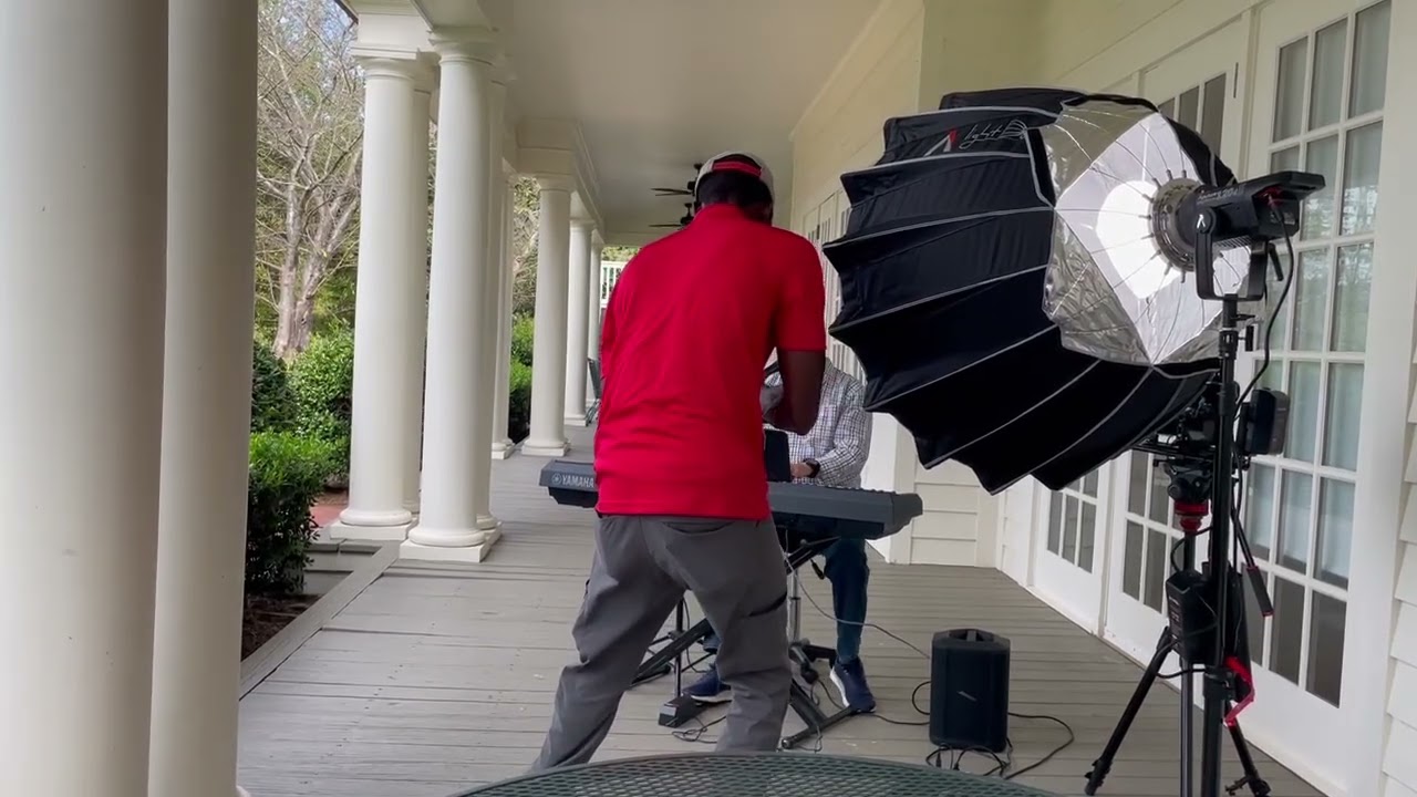 Promotional video thumbnail 1 for Tom’s Songbook