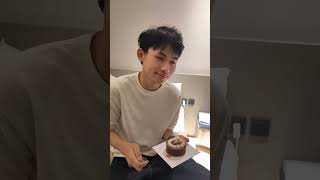 Download lagu Kasih surprise buat Romi , Hbd buat adek Omi mp3