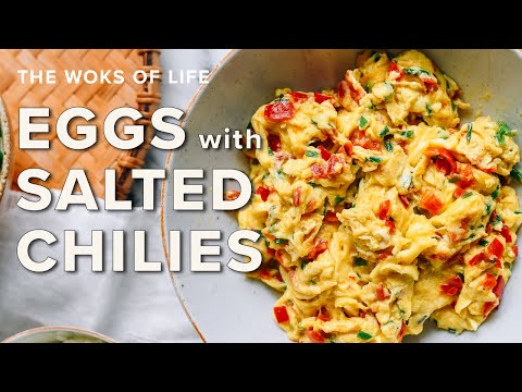Fluffy Chinese Scrambled Eggs with Salted Chilies (Duo Jiao) & Chives | Scrambled eggs any time!