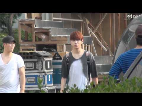 110619 JunHyung leaving Inkigayo