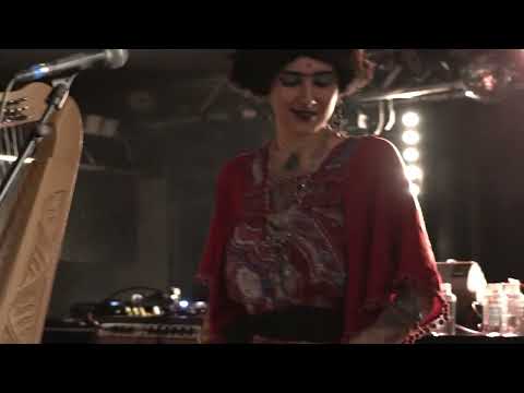 Hkini (Live at la Bellevilloise ) Zeid Hamdan with ABAYA ROAD