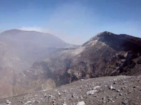 Ätna (Italien): Blick in die Gipfelkrater