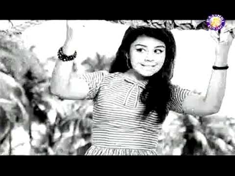 Aaiye Bahar Ko Hum Baant Le - Video Song | Farida Jalal | Lata Mangeshkar