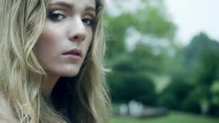 Em Rossi - Earthquake (Official Video)