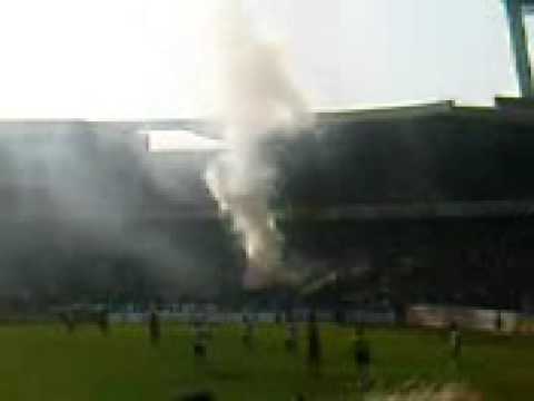 Bremen - Hamburg | Pyro im Gästeblock