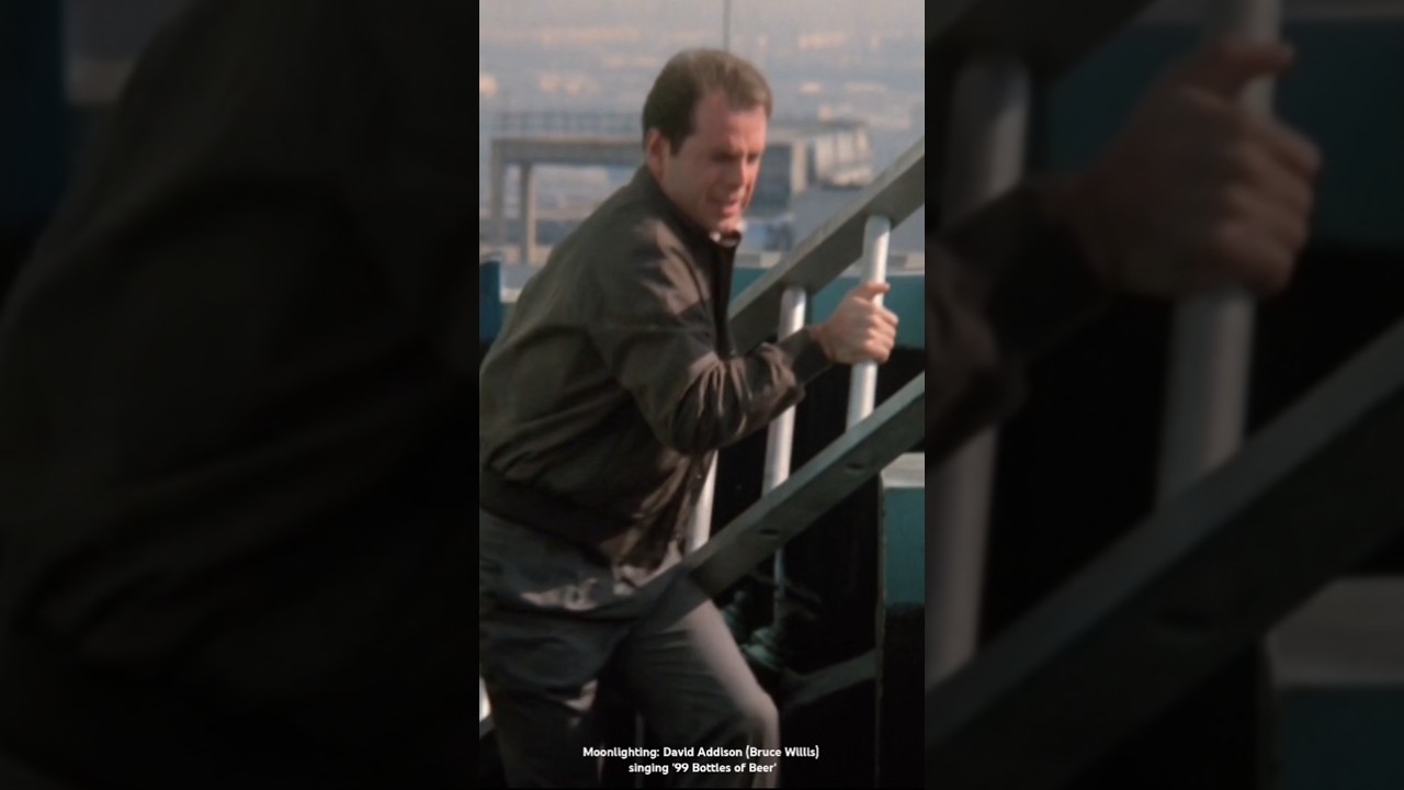 Moonlighting: David Addison (Bruce Willis) singing '99 Bottles of Beer' #brucewillis #moonlighting