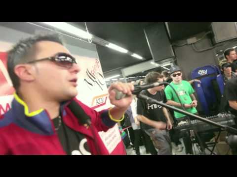 Two Fingerz Live Metro Duomo