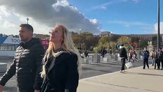 エッフェル塔を間近で見ることができました。百聞は一見にしかず。パリに来た甲斐がありました。