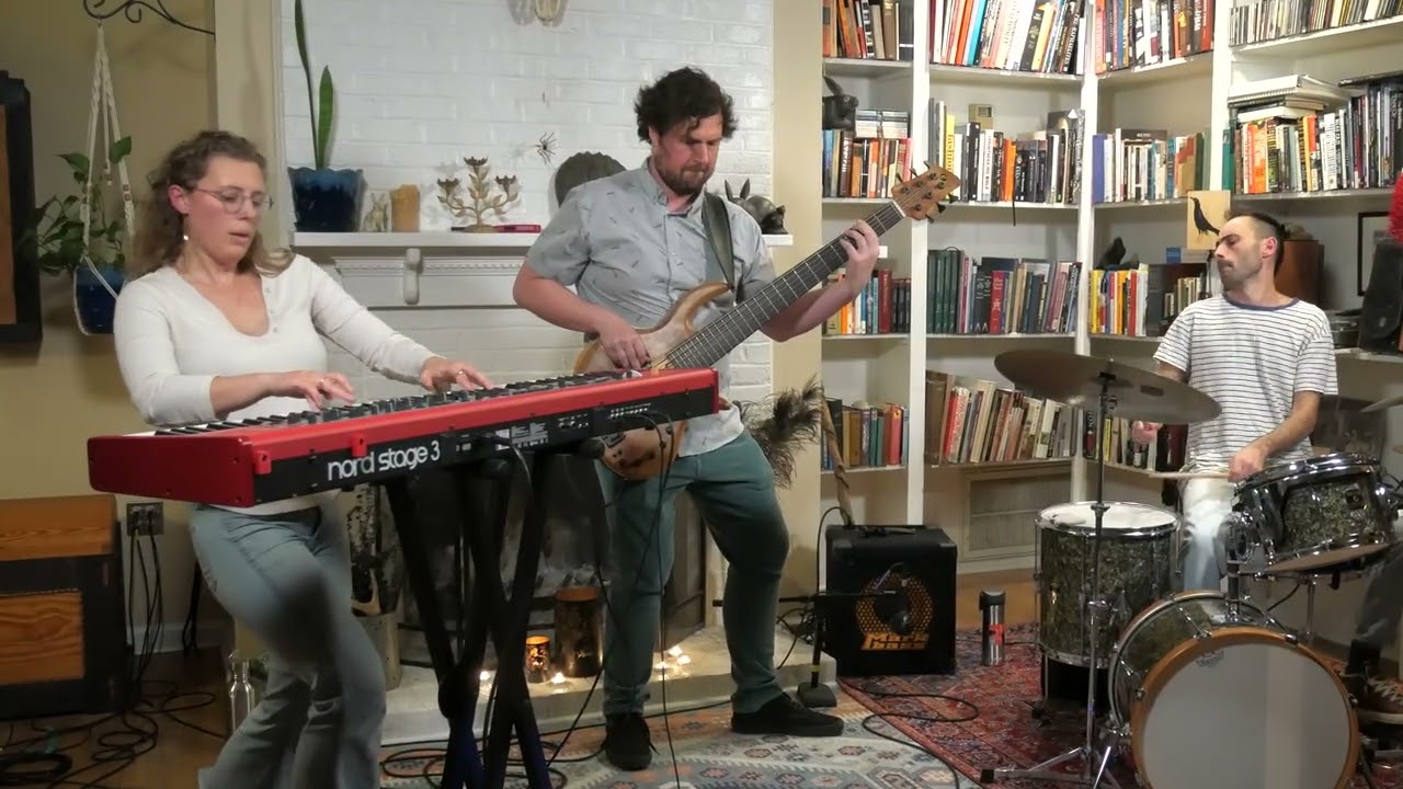 Promotional video thumbnail 2 for Também Band