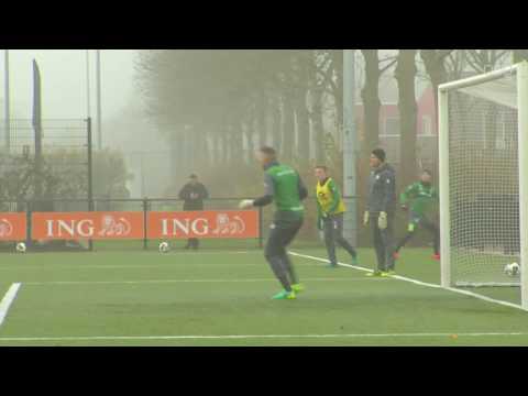 Minuut stilte bij voetbalduels vanwege vliegramp