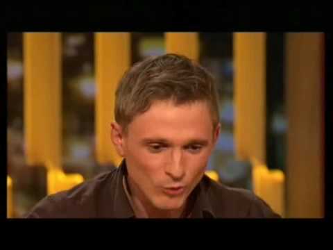 Florian Lukas bei THADEUSZ - Im Dunkeln klettern