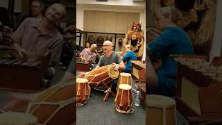 Download lagu Skill Bule Rusia Main Kendang Jaipong mp3 Download lagu Skill Bule Rusia Main Kendang Jaipong mp3