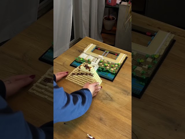 Vídeo relacionado con LEGO Architecture Gran Pirámide de Guiza, Maqueta para Construir de Egipto, Manualidades de Monumentos y Decoración del Hogar, Regalos para Adultos, Hombres y Mujeres 21058