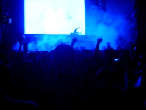 FATBOY SLIM @ MONUMENTAL LIMA PERÚ mezclando Something's Happening (dub mix)