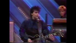 Spoons play &#39;Nova Heart&#39; at the 1983 Juno Awards.