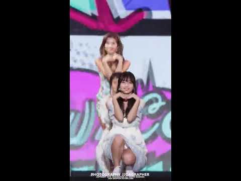 180723 트와이스 '라이키' 모모 직캠 TWICE MOMO fancam - LIKEY (@울산 서머페스티벌) by 쪼아그래퍼