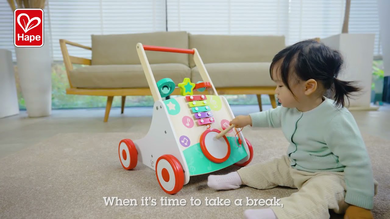 Chariot de marche en bois 'Mon premier trotteur musical' Hape®