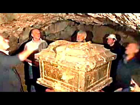 12 MINUTES AGO: Archeologists Announced The Ark Of The Covenant Has Been Discovered