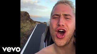 Kadr z teledysku Move On tekst piosenki Mike Posner