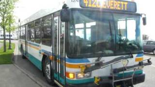 preview picture of video 'New Island Transit Gillig on route 412C'