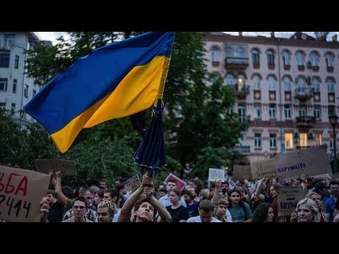 Protest gegen Gesetz zu Korruption: Will Selenskyj Entourage schützen?