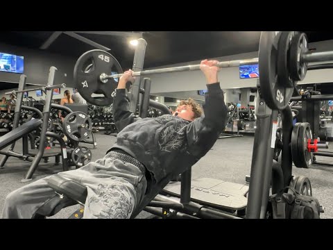 Bulk day 11 | chest & tri (WE HIT 100 SUBS)