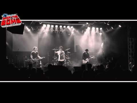 THE HANDSHAKE AFFAIR @ Drop The Bomb Party - Februar 2012