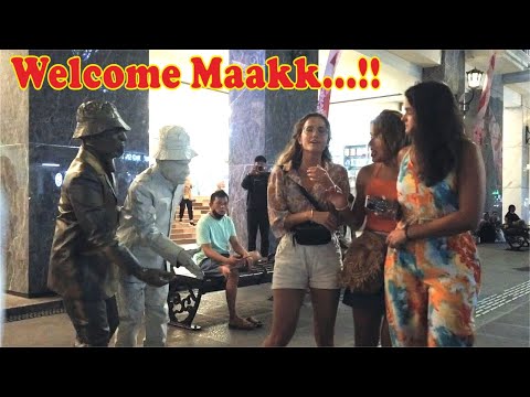 statue-prank-in-malioboro-yogyakarta