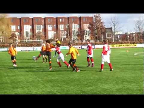 UVV E1 - vv De Meern E1 oefenwedstrijd 130202 deel 1/3