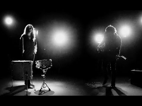 The Limiñanas - The Gift (feat. Peter Hook)