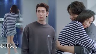 Download lagu Cinderella wears the CEO's clothes, and her sexy figure makes him lose his mind!🍑 mp3