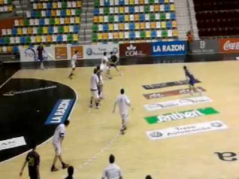 BM.Ciudad Real vs F.C.Barcelona (Juvenil).mp4