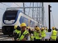 LIVE Eerste Trein Over Nieuwe Spoorbrug Bij Muiderberg