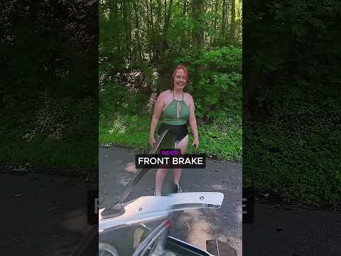 Wholesome One-Handed Biker Encounter 😱