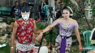 Download lagu Full Tayub Giyantini Cs Dirumah Mbk Lastri Cilik // Karawitan SUKO LARAS // DIEFA AUDIO mp3