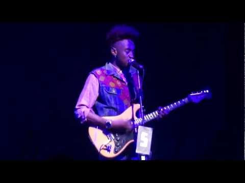 Seye Adelekan - Supporting Emeli Sande - Old Fruitmarket Glasgow 10.04.2012 HD