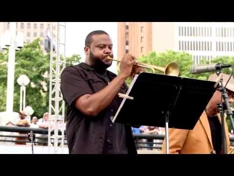 Mack Avenue SuperBand - Two Bass Hit