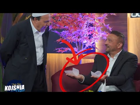 Hoxha e trondit Shehun me kete Hajmali qe i leviz ne duar. Shokohet ai ja cka ndodh