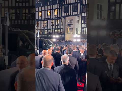 😱 Quand Kylian Mbappé, Dayot Upamecano et Michael Olise quittent le London Palladium sous les cris