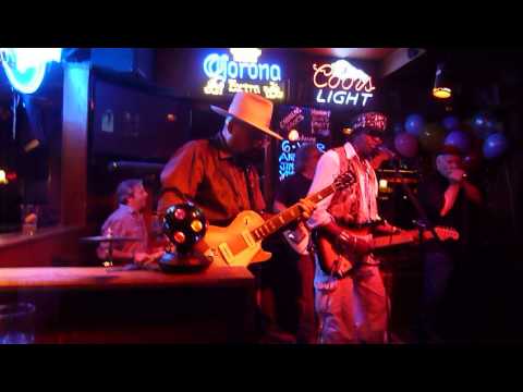 Willie Chambers jamming with Jimmy Vivino