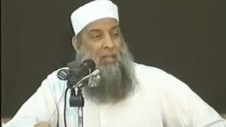 حكم أخذ الأجر على قراءة القرآن للميت وفي المناسبات | الشيخ الحويني image