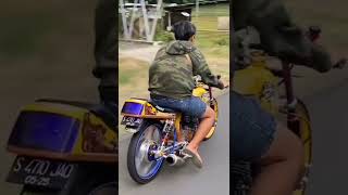 Download lagu story' wa herex ( GL sari roti) mp3