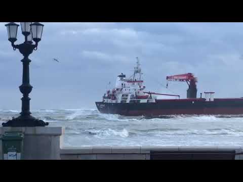 Incidente nave cargo Bari 23 febbraio 2018 - disastro sfiorato?