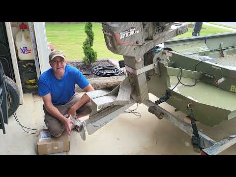 Putting on a Merc Rapid Prop on the GatorTail GTR  37XD for my SeaArk Mud Runner 180