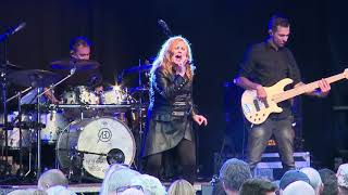 T'Pau performs Read My Mind Live at Lincoln Castle